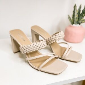 NWT Heel Sandal with Braided Strap Open Toe Neutral Shoe New Nude Classic Heels
